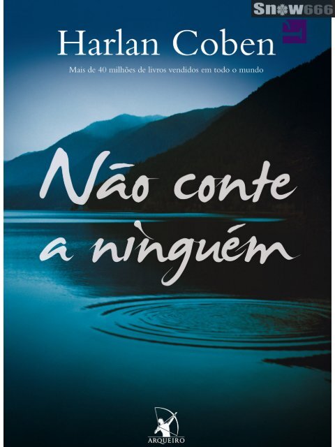 jovem e mulher jogam cartas sentados de pernas cruzadas no chão e pensam no  próximo movimento