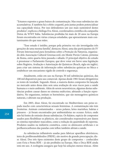 Um avião contorna o pé de jatobá e a nuvem de agrotóxico pousa ...