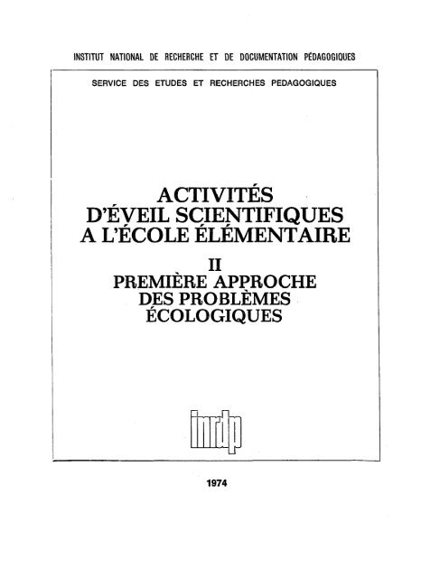 les enfants apprennent et font des expériences scientifiques en classe.  deux petites soeurs jouant à l'expérience scientifique pour l'enseignement  à domicile. des expériences scientifiques faciles et amusantes pour les  enfants à la