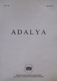 Page 1 Page 2 ADALYA Il. 1998 Eine Altarbekrönung aus Patara ...