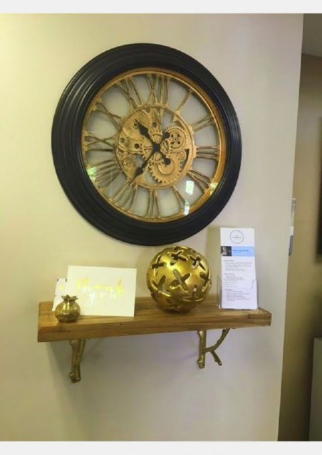 Classic clock at Van Hala Dental Group located just a few paces to the south of Hudson Clock Tower