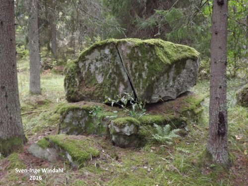 Konsten i den gamla kulturstenen   Del I  Oborrat stenmaterial   Sven-Inge Windahl   2016