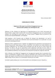 170104 CP Signature convention d'engagement pour une communication publique sans stéréotypes