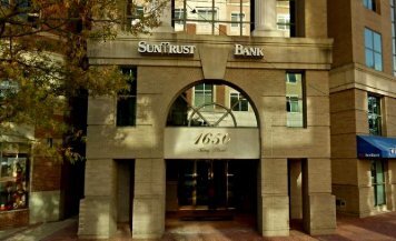 SunTrust Bank ATM located near Alexandria dentist Alonzo M. Bell, DDS