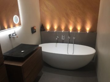 Bädermax - Freistehende Mineralguss-Badewanne Piemont-Medio