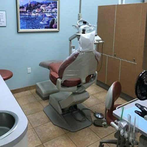 Dental Chair At Denture Clinic Everlasting Smiles Palm Beach