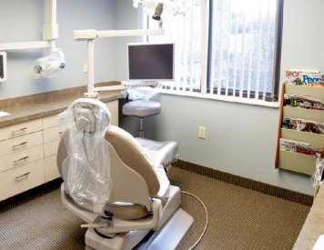 Dental chair at the office of Max H. Molgard Jr, DDS, FACP
