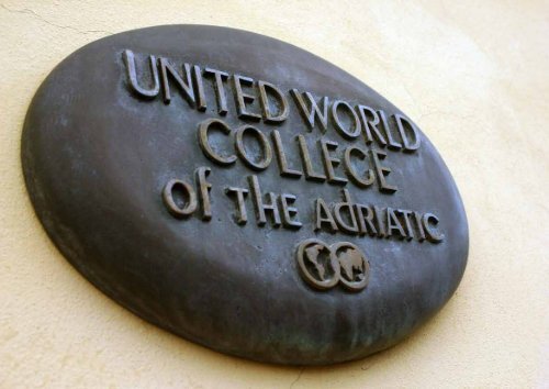 UWC Adriatic Presentation in English - United World College of the ...