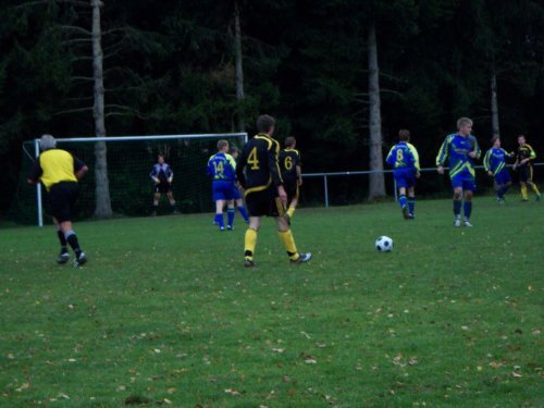 Hinrundenbilanz 0910 mit Bildern - FC Blau-Weiß Bellamont